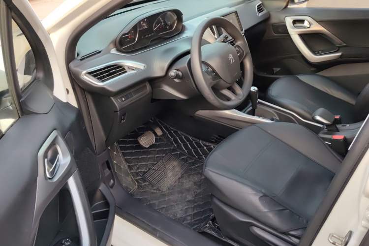 Used Peugeot 2008 2014 1.6L Automatic Fashion Edition
