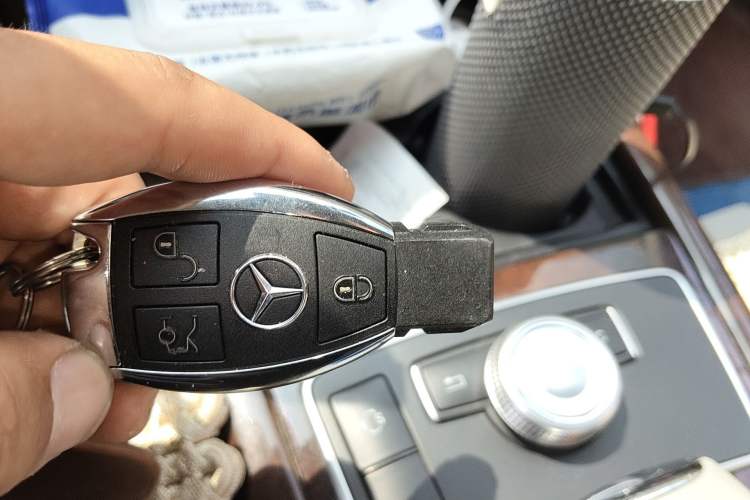 Used Mercedes-Benz E-Class 2011 E 300 L Elegant Model