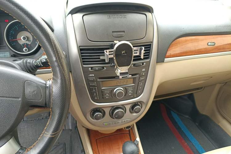 Used Buick Excelle 2011 1.6 LE-AT
