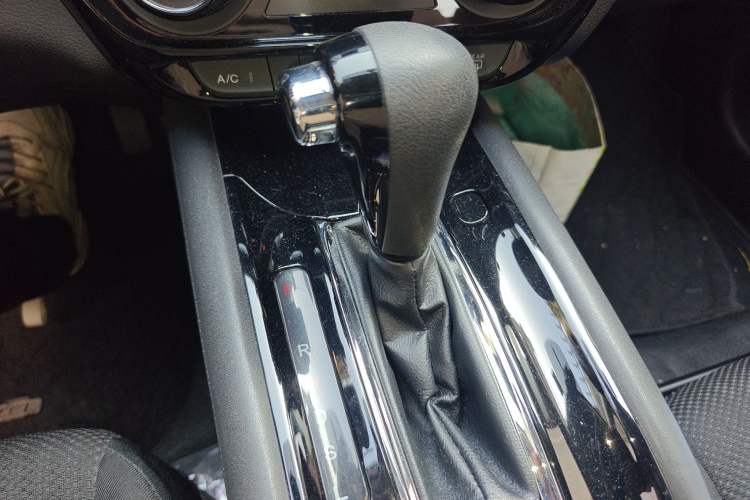 Used Honda Vezel 2015 1.5L CVT two-wheel drive Comfort trim
