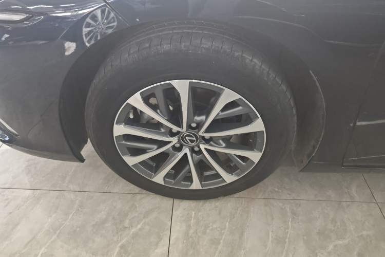 Used Lexus ES 2022 200 Excellence Edition