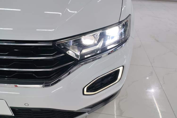 Used Volkswagen T-ROC 2018 280TSI DSG Four-Wheel Drive Luxury Version China V Emission Standard