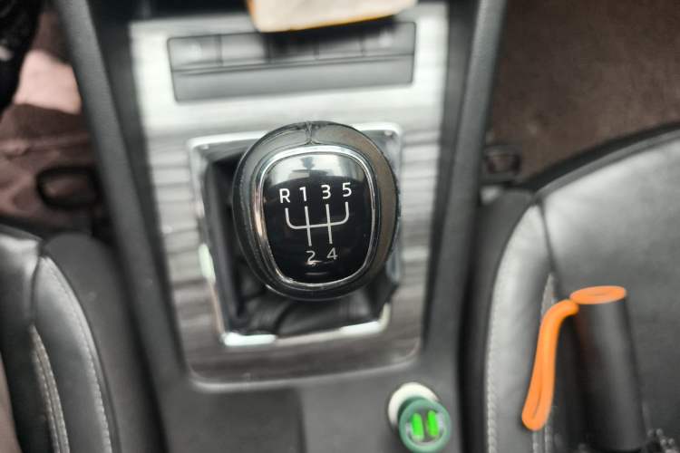 Used Skoda Octavia 2017 1.6L Manual Smart Drive Edition Gear Lever