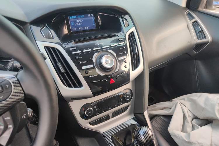 Used Ford Focus 2012 Hatchback 2.0L Manual Luxury Sport Model
