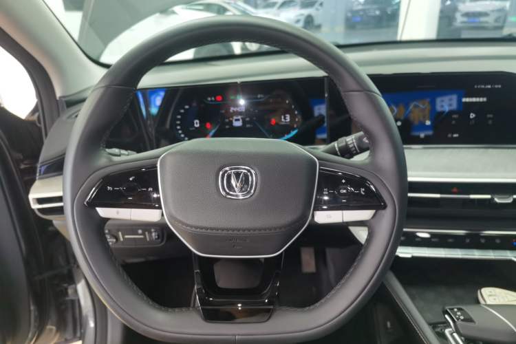 Used CHANGAN Eado 2023 Changan Edition PLUS Blue Whale NE 1.4T GDI DCT Prestige Version
