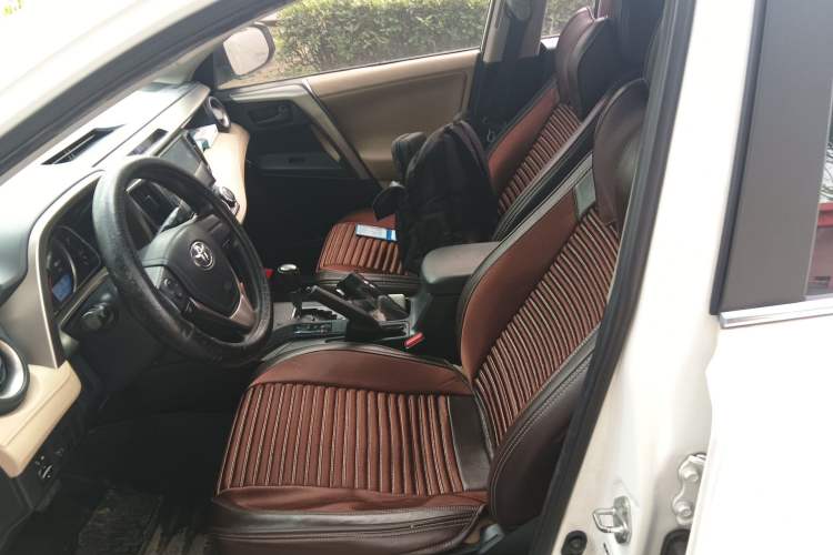 Used Toyota RAV4 2013 2.0L CVT Two-Wheel Drive Urban Edition
