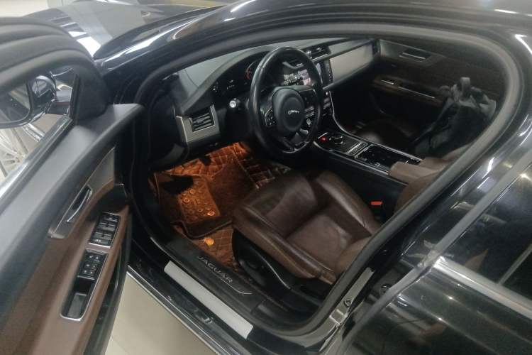 Used Jaguar XFL 2017 XFL 2.0T 240PS Luxury Edition Driver Seat