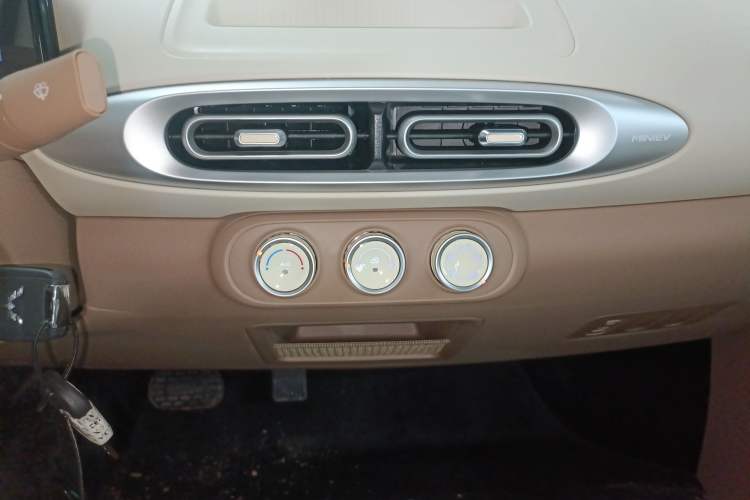 Used Wuling Hongguang MINIEV 2025 Four-Door Version Advanced Edition
