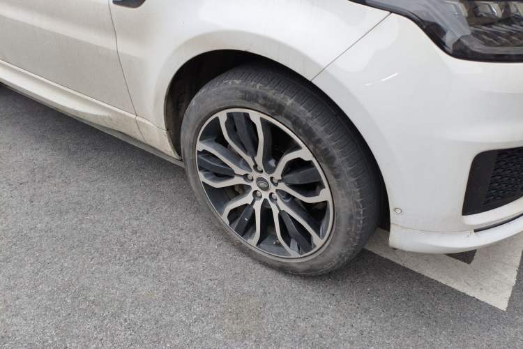 Used Land Rover Range Rover Sport 2020 3.0 L6 SE
