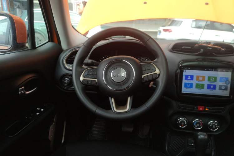 Used Jeep Renegade 2017 180T Automatic High-Energy Version
