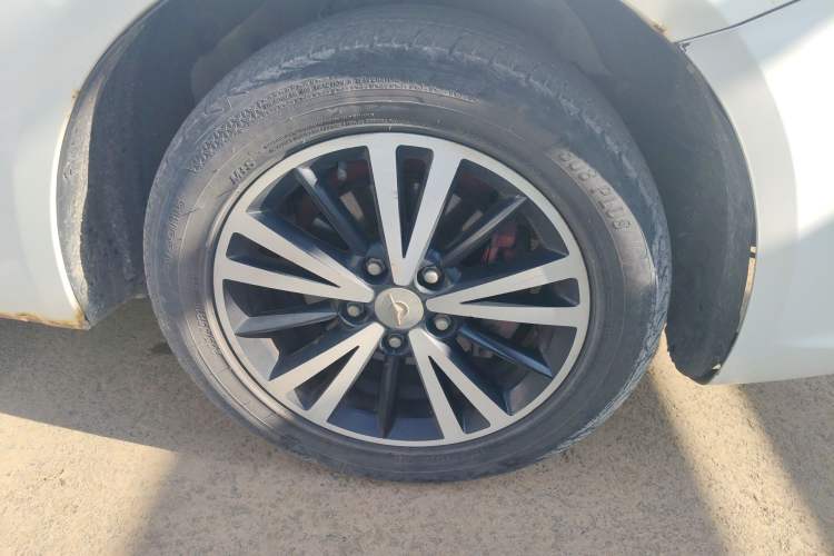 Used Haima M6 2017 1.5T CVT Luxury Model Right Front Wheel Hub