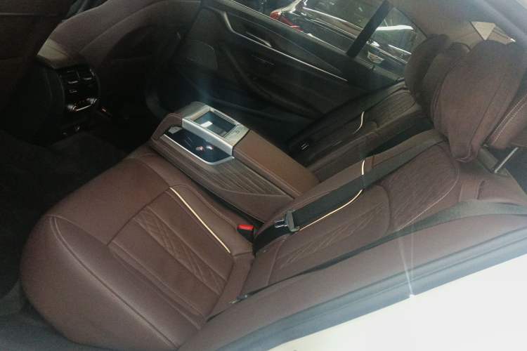 Used BMW 5 Series 2019 530Li Luxury Edition Premium Package
