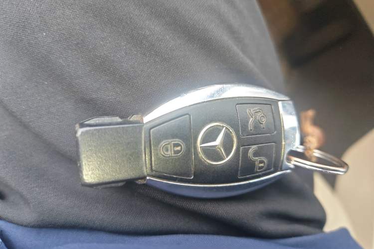 Used Mercedes-Benz GLK-Class 2013 GLK 300 4MATIC Dynamic Sunroof Model