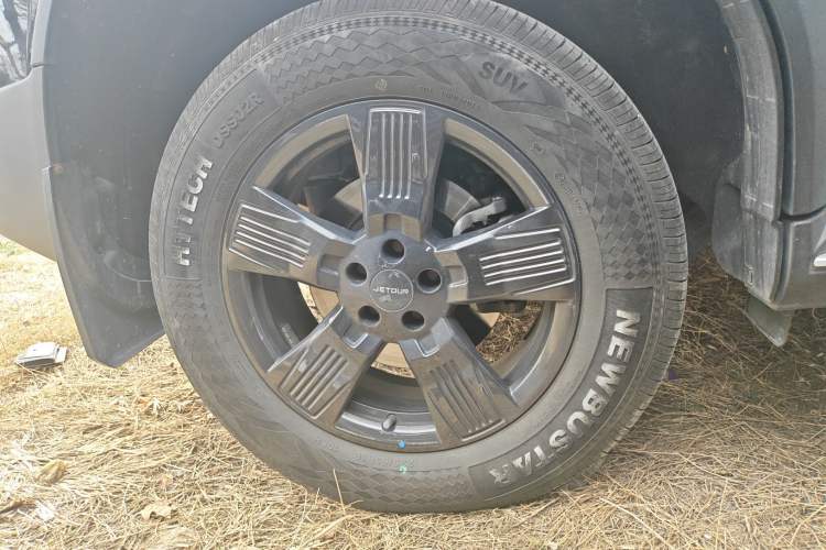 Used JETOUR Traveler 2023 1.5T Two-Wheel Drive Discovery PRO Right Rear Wheel Hub