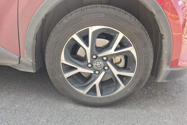 Used Toyota C-HR 2018 2.0L Leading with Sunroof China VI Standard