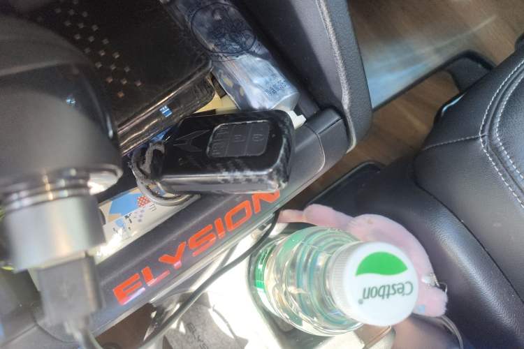 Used Honda Elysion 2016 2.4L Supreme Edition Interior 1