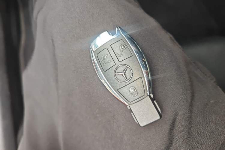 Used Mercedes-Benz GLC 2016 GLC 300 4MATIC Dynamic Model Vehicle Key