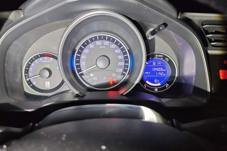 Used Honda Fit 2016 1.5L SE CVT Fashion Model Odometer Close Up