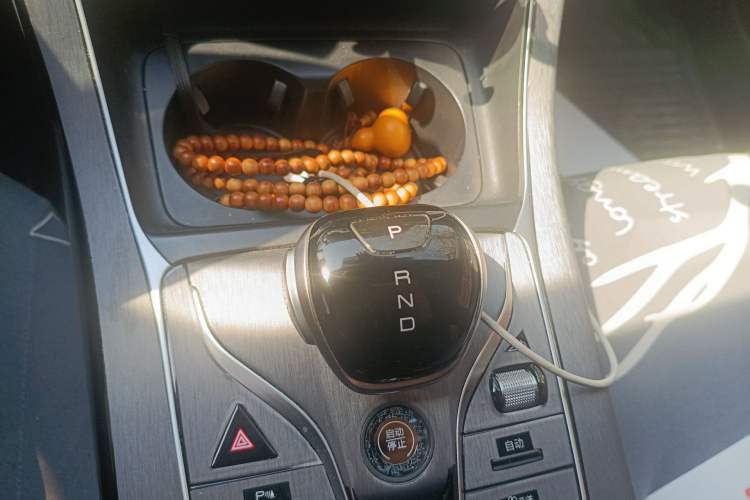 Used BYD Qin PLUS 2024 Honor Edition EV 510KM Leading Model Gear Lever