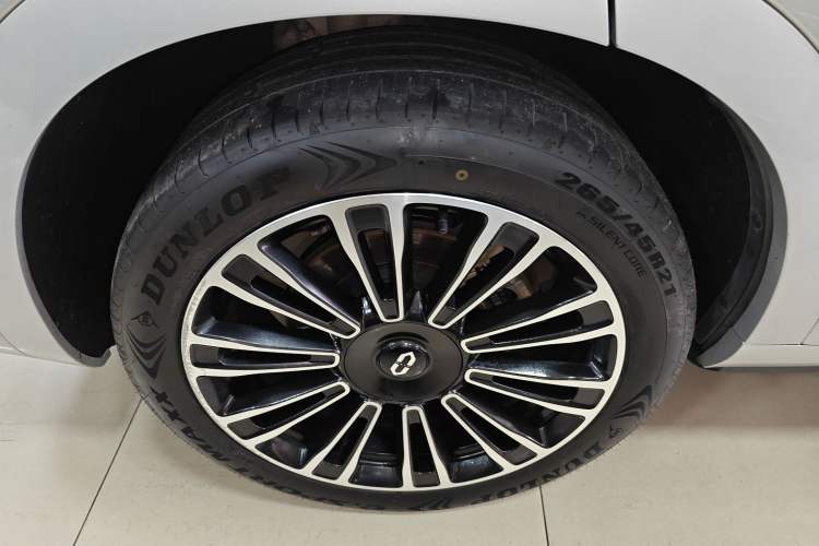 Used Hima AITO M7 2024 1.5T Intelligent Driving Rear-Drive Max Edition 6 Seats Right Rear Wheel Hub