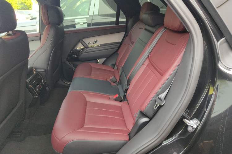 Used Land Rover Range Sport 2024 400PS Dynamic HSE Left Rear Seat