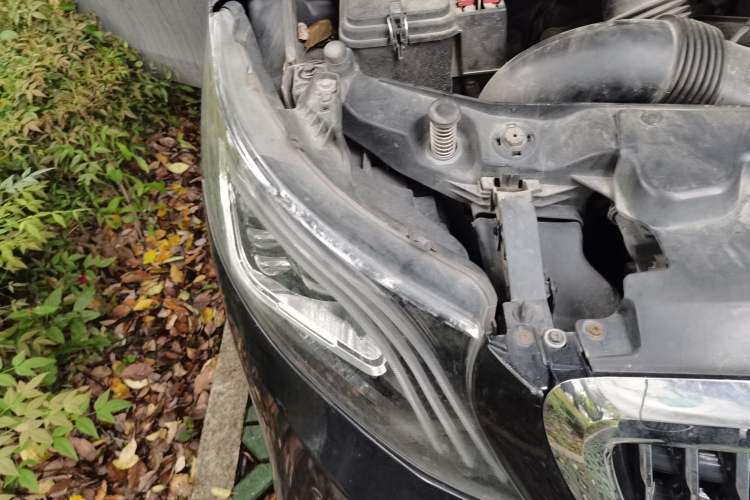 Used Mercedes-Benz V-Class 2021 V 260 L Long Wheelbase Prestige Edition Right Front Headlight