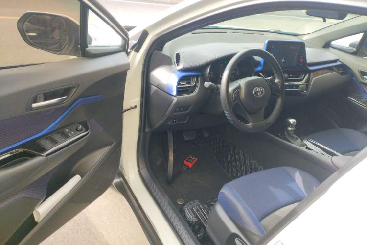 Used Toyota C-HR 2018 2.0L Leading with Sunroof China V Standard
