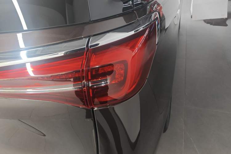 Used Buick GL8 2021 ES Land Cruiser 653T Luxury Edition