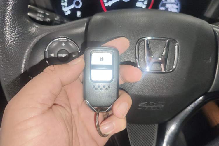 Used Honda Vezel 2016 1.8L CVT Front-Wheel Drive Pioneer Edition Vehicle Key