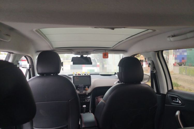 Used Peugeot 2008 2015 1.6THP Automatic Fashion Edition Headliner