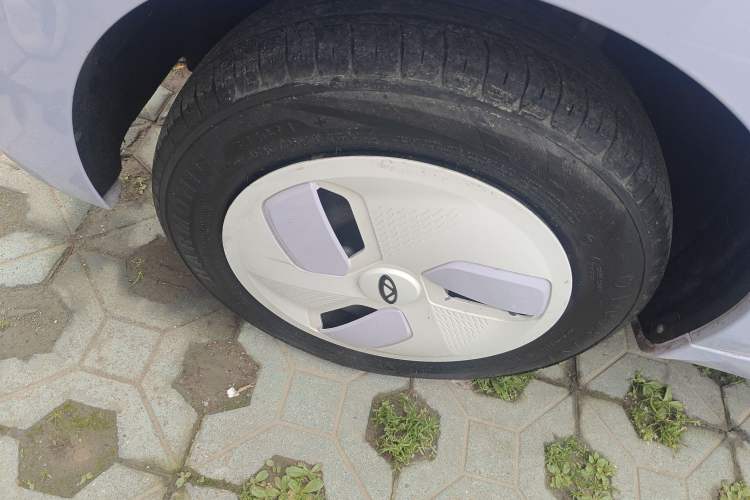 Used Chery QQ Ice Cream 2022 120km Conical Shape Lithium Iron Phosphate Left Front Wheel Hub