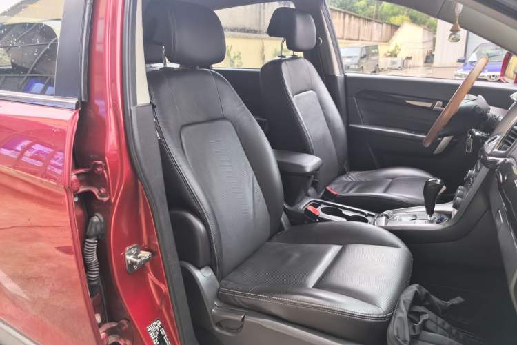 Used Chevrolet Captiva 2014 2.4L Two-Wheel Drive Urban Version 7 Seats
