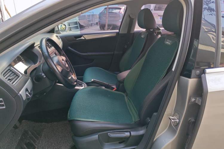 Used Volkswagen Sagitar 2014 Revised Version 1.6L Automatic Comfort Edition Left Front Seat