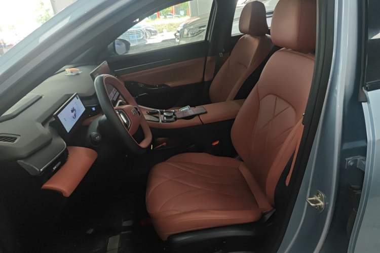 Used Geely Galaxy L6 2025 EM-i 140km Starship Edition