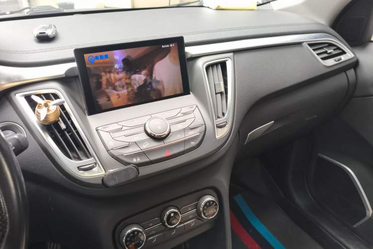 Used Soueast DX7 2015 1.5T Automatic Luxury Model
