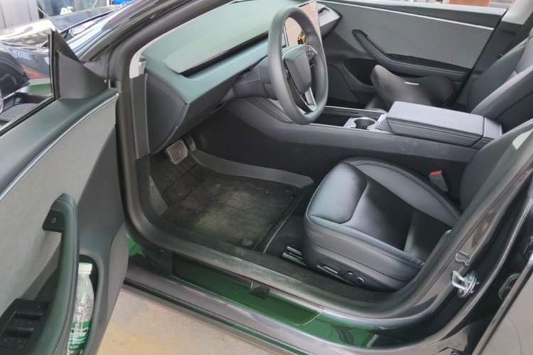 Used Tesla Model 3 2025 Rear-Wheel-Drive Version
