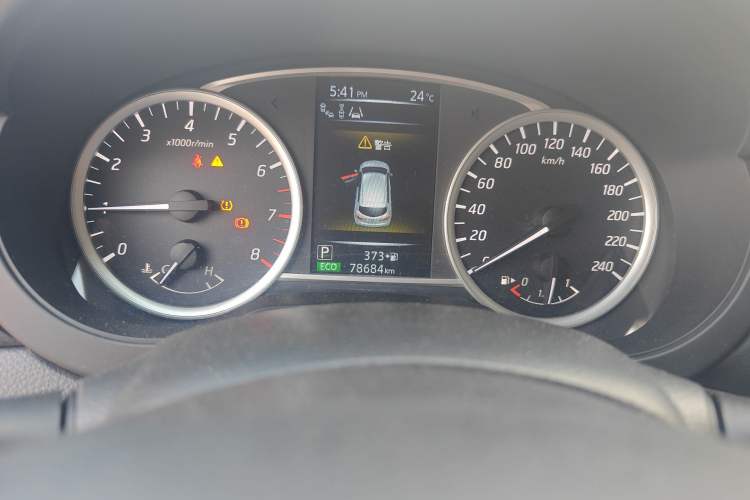 Used Nissan Tiida 2016 1.6L CVT ZhiZun Edition Odometer Close Up