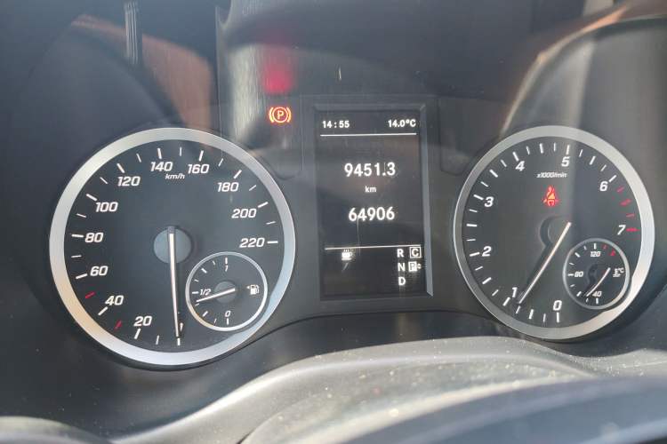 Used Mercedes-Benz Vito 2021 2.0T Elite Version 7 Seats