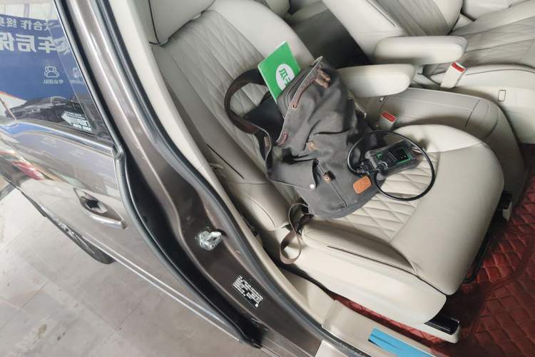 Used Buick GL8 2021 Land Cruiser Executive Class 652T Luxury Model