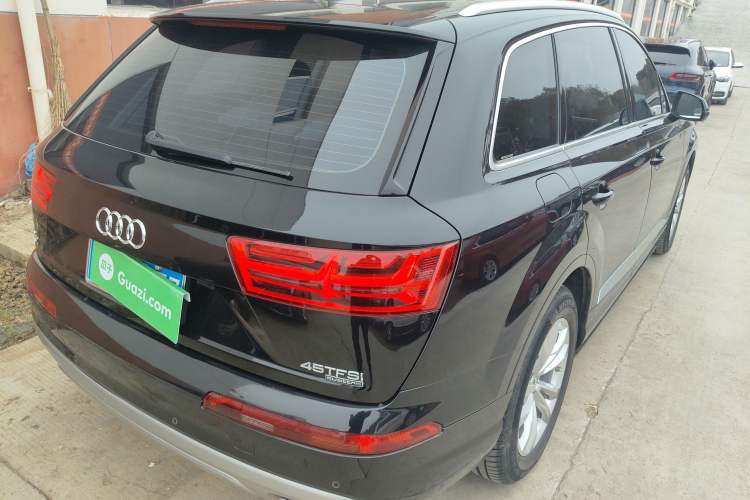 Used Audi Q7 2019 45 TFSI Comfort Model
