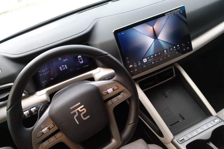 Used BYD Yuan UP 2025 Intelligent Driving Version 401 km Leading Edition