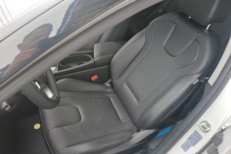 Used Hyundai Elantra 2023 1.5L CVT LUX Prestige Edition Left Front Seat