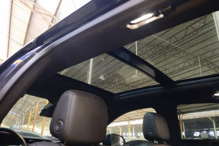 Used Cadillac XT5 2022 2.0T Two-Wheel Drive Luxury Version Headliner