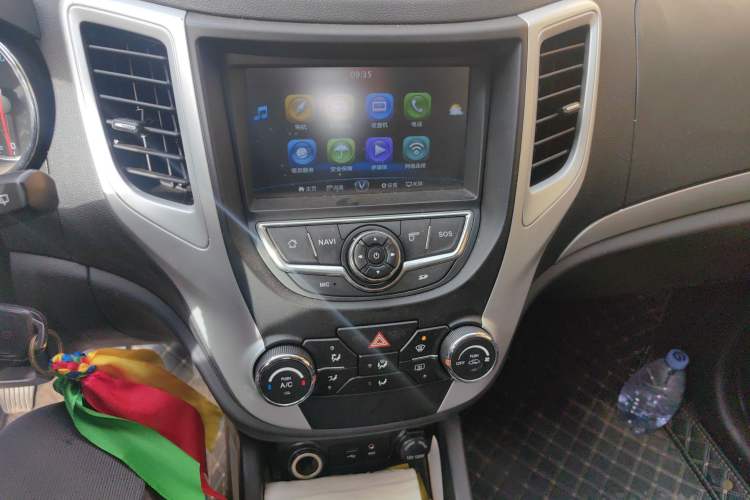 Used CHANGAN CS35 2015 1.6L Manual Luxury Model China IV Standard
