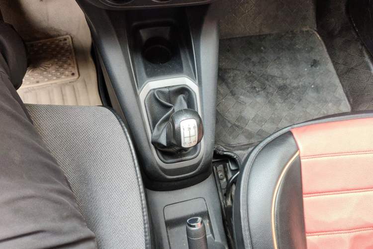 Used Citroen Elysee 2015 Zhishang Edition 1.6L Manual Fashion Model
