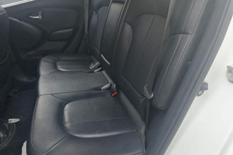 Used Hyundai ix35 2013 2.0L Automatic Two-Wheel Drive Smart GLS China V Standard