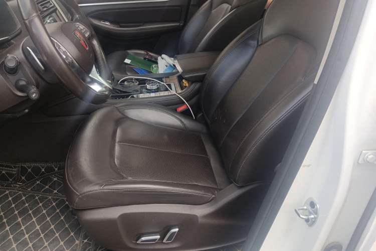 Used Roewe RX8 2019 30T Smart Connectivity Four-Wheel Drive Supreme Flagship Edition Left Front Seat