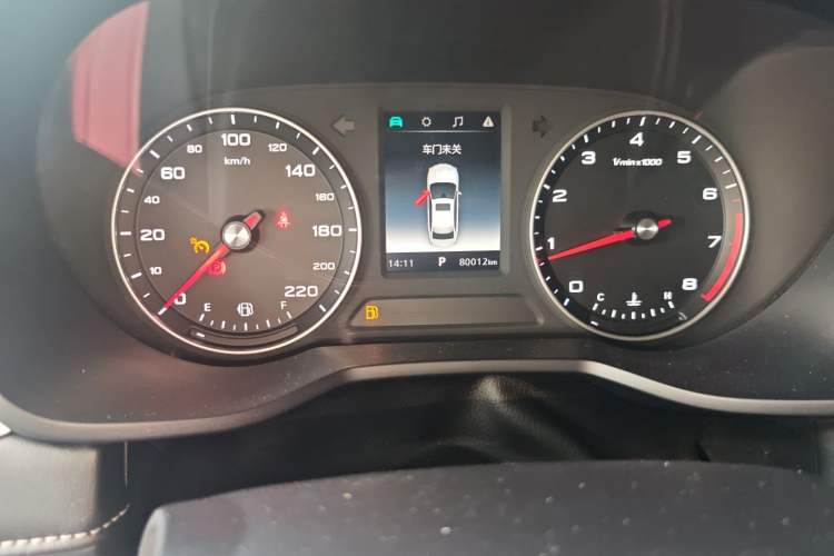 Used Roewe i5 2019 1.5L Automatic 4G Connected Langhao Edition Odometer Close Up