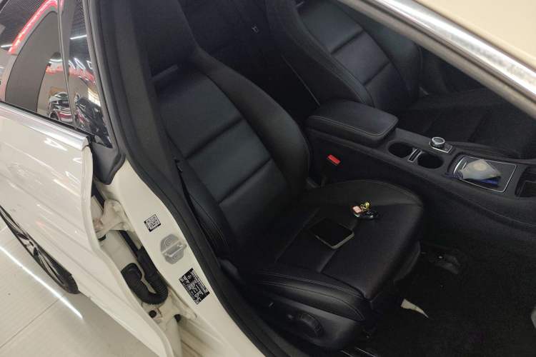 Used Mercedes-Benz CLA 2017 CLA 200 Style Edition Right Front Seat