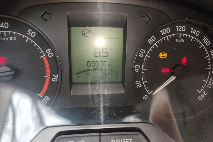 Used Skoda Rapid 2016 1.6L Manual Front-Wheel-Drive Version